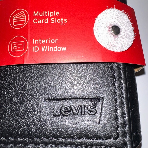 Levi’s wallet nwt - Picture 2 of 5